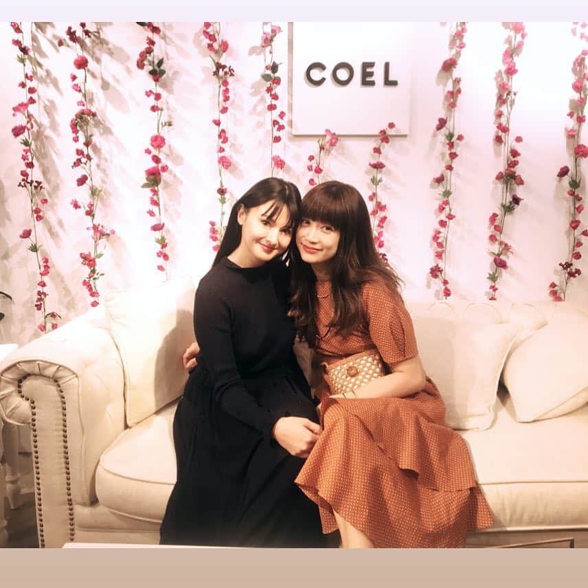 のインスタグラム：「ヨンちゃん @youn1029  のブランド @coel_y のポップアップに行って来ました💗💗💗💗💗 ． お洋服に対する愛と人間愛の深いヨンちゃんらしさがたっぷり表現されているお洋服に囲まれて幸せな時間でした🥰❤️❤️❤️ ． おめでとう㊗️ 尊敬するなぁ🙏🏻🙏🏻🙏🏻」