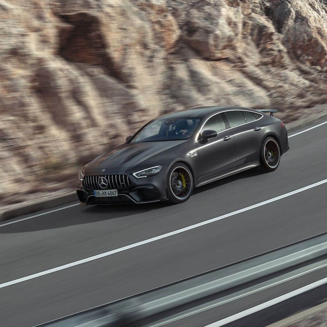 メルセデス・ベンツさんのインスタグラム写真 - (メルセデス・ベンツInstagram)「Breathtaking performance and exclusive comfort: The Mercedes-AMG GT 63 S 4MATIC+. 🌟 📸: @gs_gijs for #MBsocialcar ______________________________ [Mercedes-AMG GT 63 S 4MATIC+| Kraftstoffverbrauch kombiniert: 11,3 l/100 km | CO2-Emissionen kombiniert: 257 g/km | mb4.me/RechtlicherHinweis] . #MercedesAMG #AMG #GT4Doors #cars247 #car #cars #awesomecars #carsofinstagram #driving #DrivingPerformance #supercars」3月30日 12時00分 - mercedesbenz