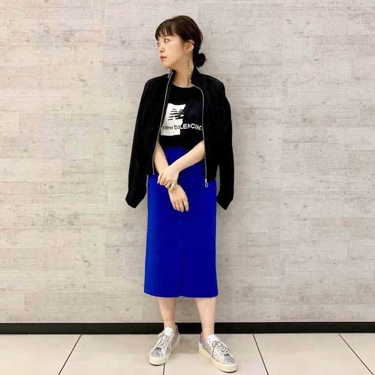 のインスタグラム：「. JOHNBULL skirt lot.AK728 / ¥18,000+tax  リネンのような表情のあるすっきりとしたシルエットのスカート。  Tシャツやスニーカーとあえてラフに着こなすのが気分。  #johnbull #johnbullprivatelabo #snap  #skirt #tshirts #newarrival #newin #line #linenfashion #springfashion #coordinate #fashion  #ジョンブル #ジョンブルプライベートラボ #ファッション #スナップ #スカート#Tシャツ #リネン #コーディネート #カジュアルコーデ #大人カジュアル #2019ss」