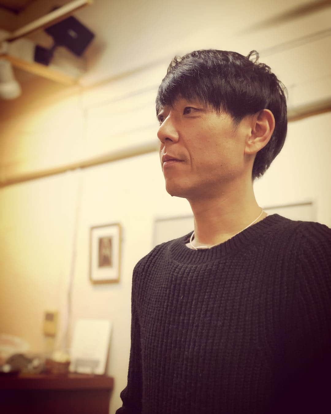 杉本知香さんのインスタグラム写真 - (杉本知香Instagram)「入江のかっこつけ顔、腹立つ😂‼️ 小杉さんはこの前載せ忘れてたいい顔🤣  アンバ黒川さん、サラサラヘアだと #羽生結弦 ぽく✨ ふわっと仕上げると#高橋一生  ぽく✨  てつみち#ムロツヨシ ぽく撮影😆  #中目黒美容室#かっこつけ顔  #カラテカ入江#カラテカ#入江慎也 #アンバランス黒川#アンバランス #てつみち#にけつッ  #ブラマヨ小杉#ブラックマヨネーズ」3月30日 12時31分 - sugimotoc