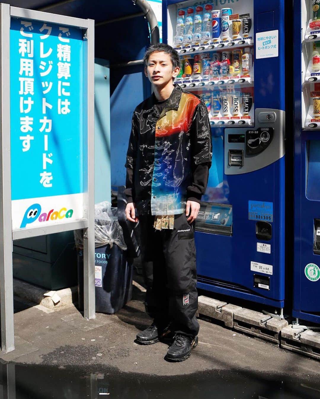 Droptokyoさんのインスタグラム写真 - (DroptokyoInstagram)「KANSAI STREET STYLE @drop_kansai  #streetstyle#droptokyo#kansai#osaka#japan#streetscene#streetfashion#streetwear#streetculture#fashion#関西#大阪#ストリートファッション#fashion#コーディネート  Photography: @kyoheihattori @abeasamidesu」3月30日 12時52分 - drop_tokyo