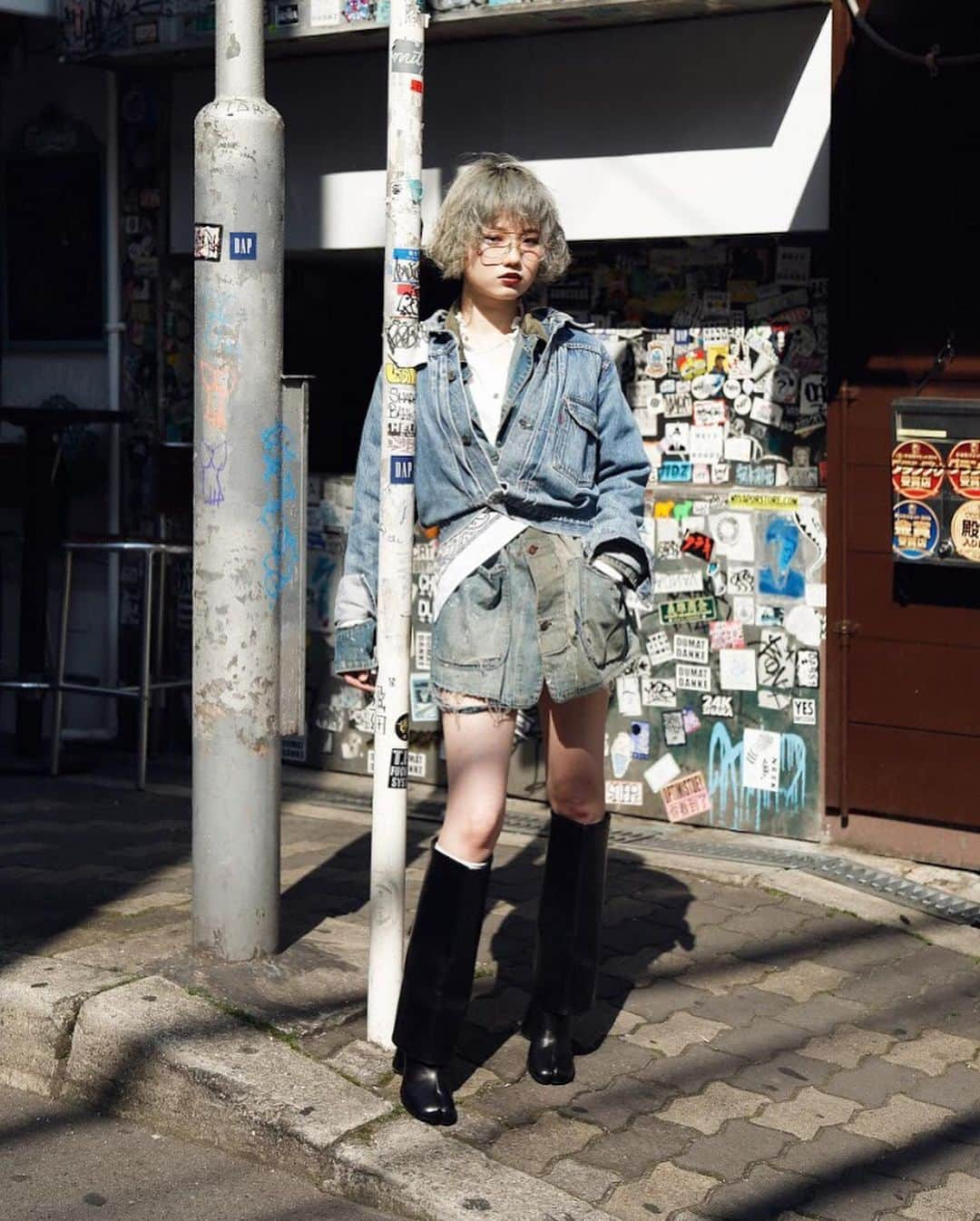 Droptokyoさんのインスタグラム写真 - (DroptokyoInstagram)「KANSAI STREET STYLE @drop_kansai  #streetstyle#droptokyo#kansai#osaka#japan#streetscene#streetfashion#streetwear#streetculture#fashion#関西#大阪#ストリートファッション#fashion#コーディネート  Photography: @kyoheihattori @abeasamidesu」3月30日 12時52分 - drop_tokyo