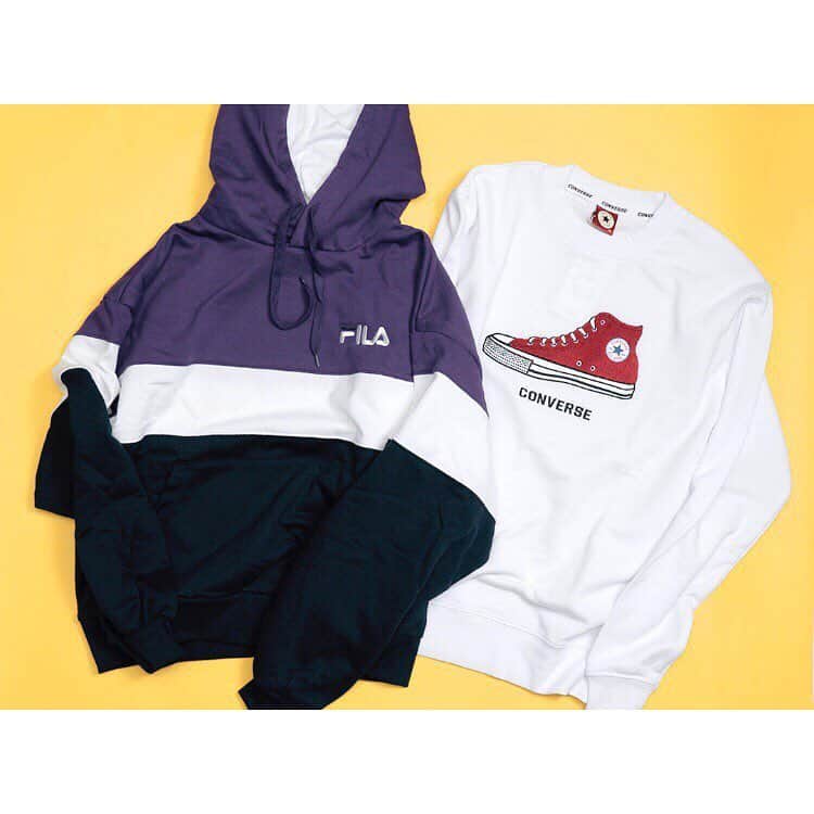 吉祥寺PARCOのインスタグラム：「パーカー着てGO🧢﻿ ﻿ たまに冷え込む日もあるけれど﻿ もうすっかりあたたかくなりましたね、、﻿ ﻿ お花見に、お散歩に。﻿ 公園に行く機会もたくさん増えますね﻿ ﻿ パーカー着てアウトドア＆スポーティに！﻿ ﻿ 〜〜〜﻿ 掲載アイテムは・・・﻿ ﻿ 6F WEGO（ウィーゴー）﻿ ﻿ でお買い求め頂けます。﻿ 〜〜〜﻿ ﻿ #吉祥寺 #PARCO #パルコ #吉祥寺巡り #吉祥寺パルコ #ていねいな暮らし #ていねいな生活 #平成最後 #お買い物 #新生活 #春 #おしゃれな人と繋がりたい #wego #パーカー #スウェット #公園 #お花見 #スポーツ #アウトドア @parco_kichijoji_official #fila #converse #コンバース #スポーティ #桜 #gw2019 #ゴールデンウィーク2019」