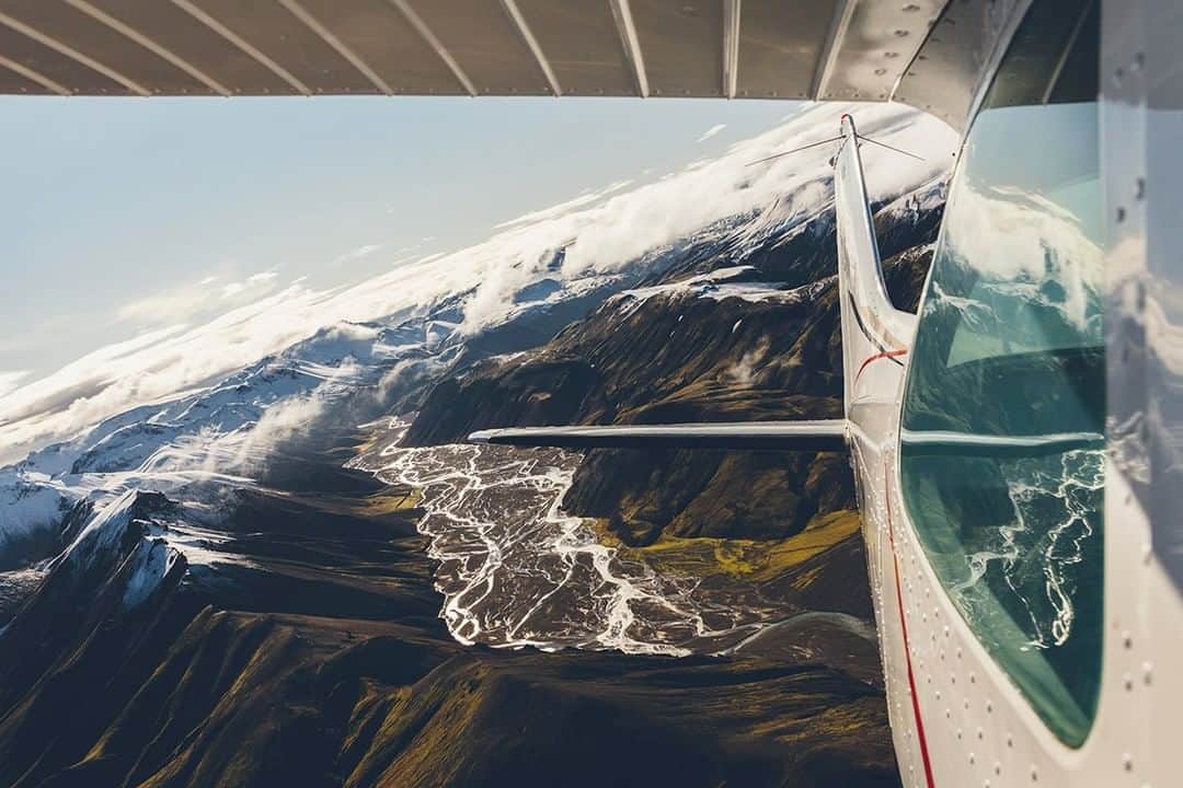 National Geographic Travelさんのインスタグラム写真 - (National Geographic TravelInstagram)「Photo by Matthew Borowick @mborowick | Flying over the braided rivers and snow capped mountain of Landmannalaugar is incredibly surreal. Traveling in this vintage four seater 1977 Cessna was a whirlwind. Flights like these have become much more popular over the last decade as the number or tourists has increased at an incredible rate. #icealnd #rivers #cessna #airplane #explore」3月30日 13時03分 - natgeotravel