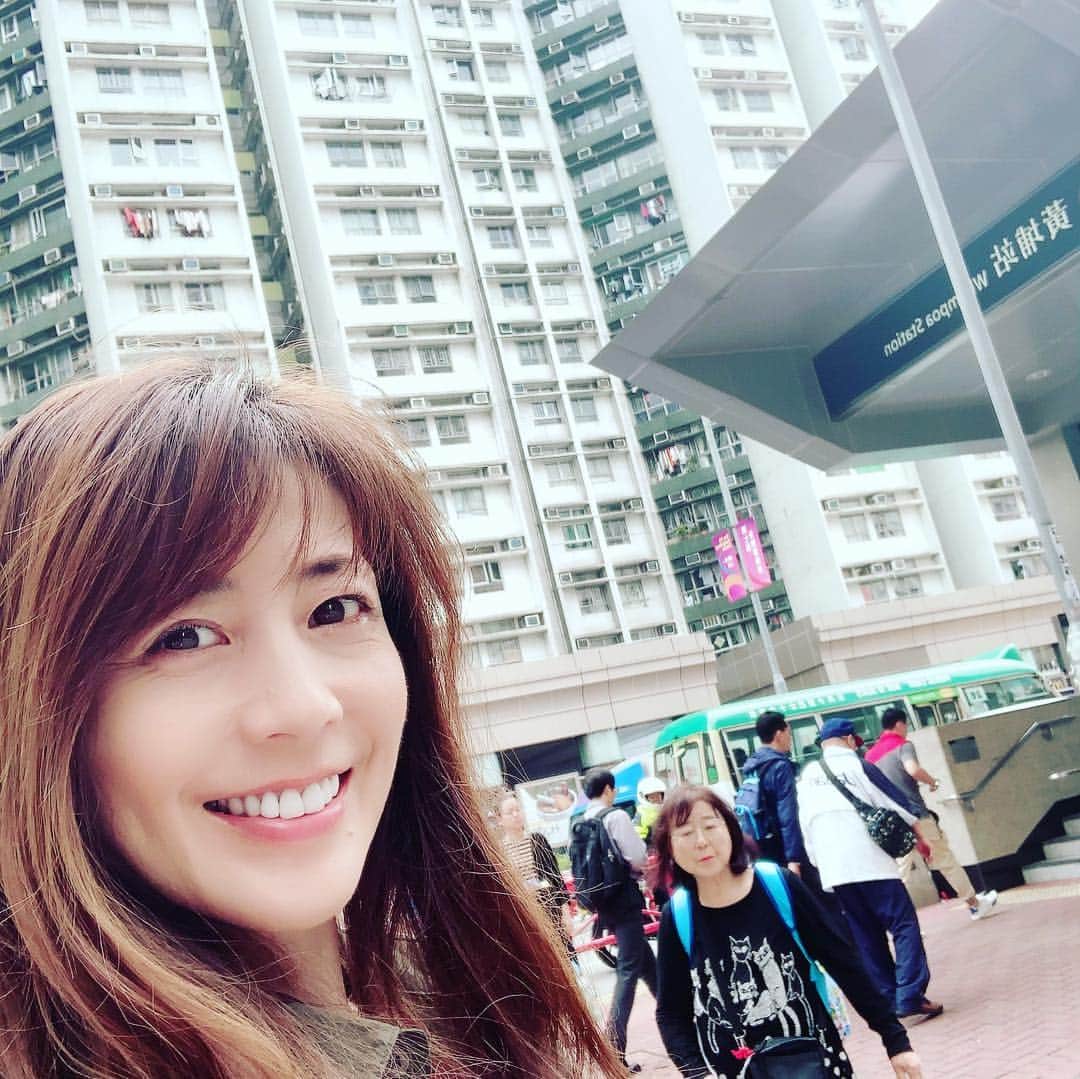 小林美香子のインスタグラム：「久しぶりの投稿になりました。  香港行ってきました。20年ぶりくらい？めちゃくちゃ発展していてビックリ。はちゃめちゃ旅行だったけど、楽しかった〜。じ様もば様も頑張りました。息子達もありがとう〜。」