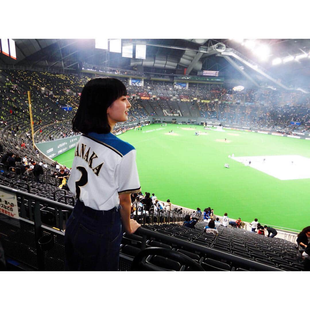 のインスタグラム：「⚾︎ 開幕しましたね〜☺️ 2人申告敬遠後の4番の中田選手が さよなら満塁ホームラン🙌❤️ もうびっくりすぎて、変な声でたよ🙄 今年もたくさん応援します😌！ #lovefighters #飛び出せ新時代  #長尾寧音」