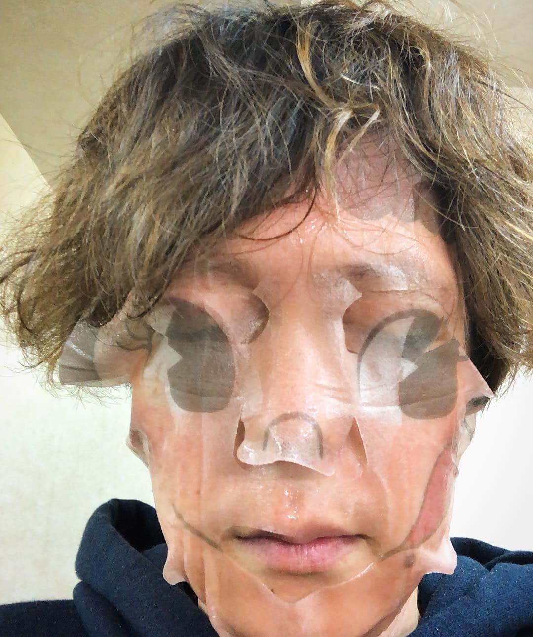因幡始さんのインスタグラム写真 - (因幡始Instagram)「目まで覆うパターンのやつを一人で撮影するのは難しい。 #イナパック #wacci #wacci47都道府県ツアー #群青リフレイン」3月30日 13時18分 - wacci_key_hajime
