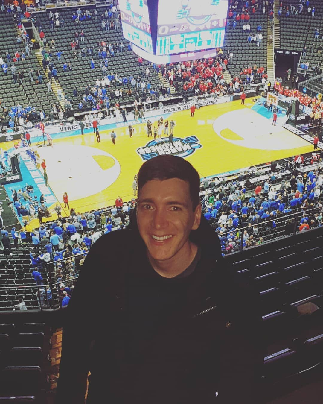 オリバー・フェルプスさんのインスタグラム写真 - (オリバー・フェルプスInstagram)「Great thing to see. Thanks to the guys from Kentucky for being great company tonight.  #marchmadness」3月30日 13時24分 - oliver_phelps