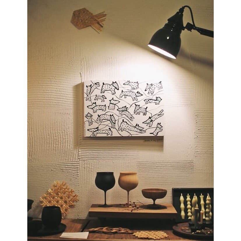 Mogu Takahashiさんのインスタグラム写真 - (Mogu TakahashiInstagram)「Happy spring! My small paintings are shown and sold at @uguisu_shoppe from yesterday until end of April. Also you can find my zines and cards there! If you’re in Tokyo come to visit!﻿ 🐘🌸 ﻿ <UGUiSU THE LITTLE SHOPPE> ﻿ Open: only Friday-Sunday ﻿ ﻿ —﻿ いつもzineを扱ってくれている西麻布のセレクトショップ @uguisu_shoppe にて4月末までわたしの原画を販売しています。展示ではないので、即日おもちかえりいただけます。どうぞ作品たちのひそひそ話に耳をかたむけにおこしください﻿👂🏻👂🏻 お店は、金、土、日のみオープン。﻿ 4/28は臨時休業です。ご注意ください。﻿ www.uguisulittleshoppe.com﻿ ﻿ #uguisuthelittleshoppe #mogutakahashi #🌸 .」3月30日 13時26分 - mogutakahashi