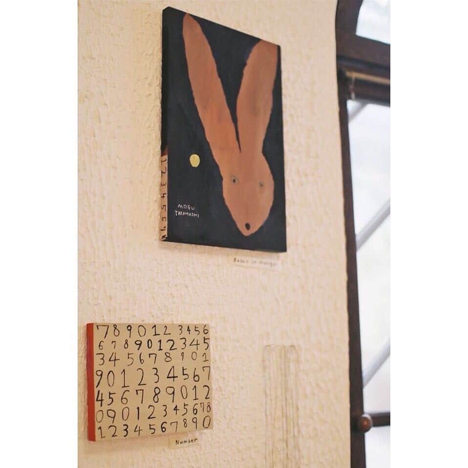 Mogu Takahashiさんのインスタグラム写真 - (Mogu TakahashiInstagram)「Happy spring! My small paintings are shown and sold at @uguisu_shoppe from yesterday until end of April. Also you can find my zines and cards there! If you’re in Tokyo come to visit!﻿ 🐘🌸 ﻿ <UGUiSU THE LITTLE SHOPPE> ﻿ Open: only Friday-Sunday ﻿ ﻿ —﻿ いつもzineを扱ってくれている西麻布のセレクトショップ @uguisu_shoppe にて4月末までわたしの原画を販売しています。展示ではないので、即日おもちかえりいただけます。どうぞ作品たちのひそひそ話に耳をかたむけにおこしください﻿👂🏻👂🏻 お店は、金、土、日のみオープン。﻿ 4/28は臨時休業です。ご注意ください。﻿ www.uguisulittleshoppe.com﻿ ﻿ #uguisuthelittleshoppe #mogutakahashi #🌸 .」3月30日 13時26分 - mogutakahashi