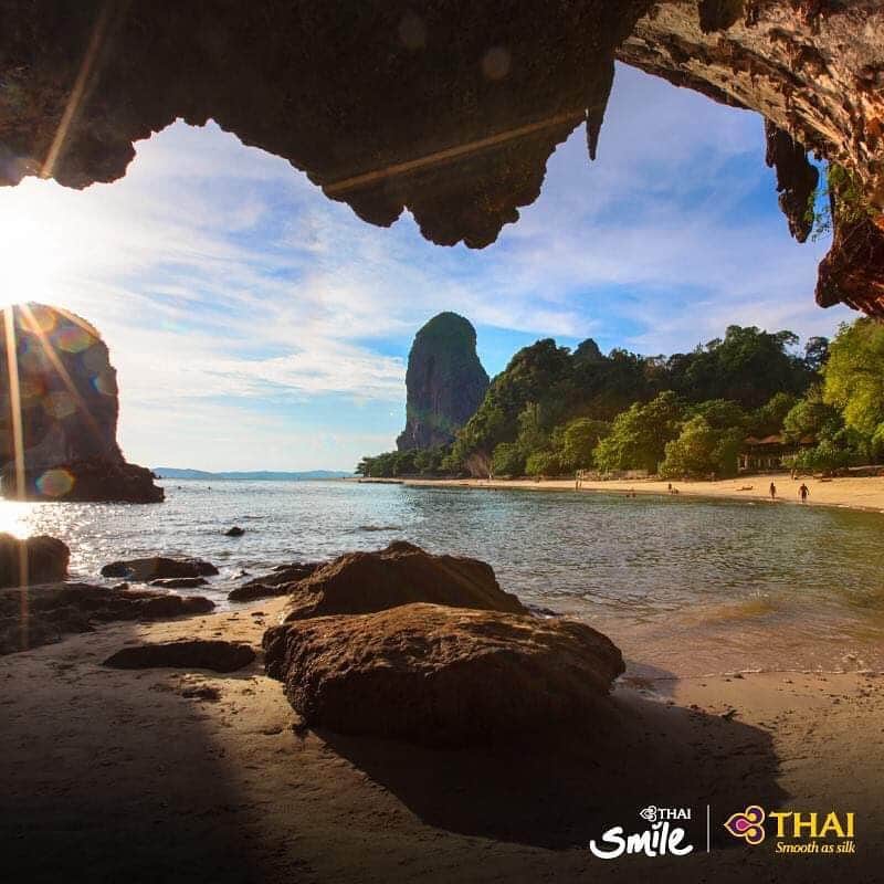 タイ航空さんのインスタグラム写真 - (タイ航空Instagram)「Phra Nang Cave on Phra Nang Beach in Krabi, Thailand, is one of the province's most famous attractions. Apart from the natural beauty of the cave's stalactites, the sight of sunset viewed from the cave's mouth is indeed breathtaking. . #ThaiAirways #PhraNangCave #Cave #Krabi #Thailand #AmazingThailand #FlyTHAItoKrabi」3月30日 14時22分 - thaiairways