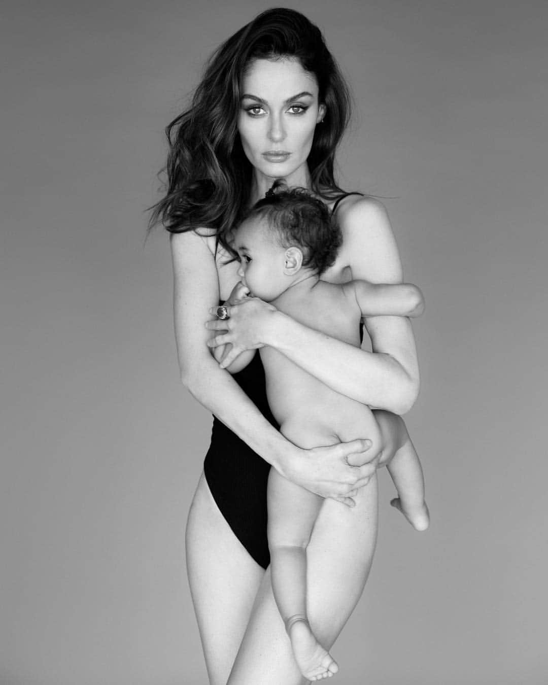 ニコール・トルンフィオさんのインスタグラム写真 - (ニコール・トルンフィオInstagram)「Girls only club 🌸」3月30日 14時24分 - nictrunfio