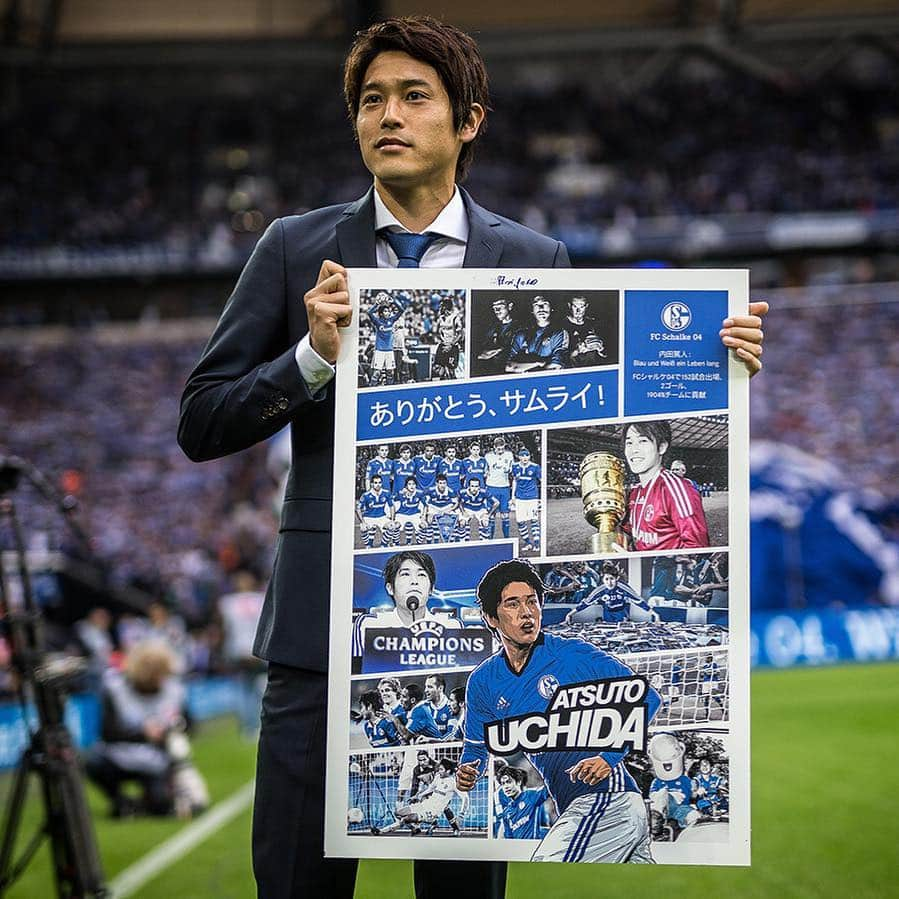 ゲキサカさんのインスタグラム写真 - (ゲキサカInstagram)「📸ロシアW杯のために…7シーズンプレーしたシャルケを離れる . 📘書籍『内田篤人 悲痛と希望の3144日』(了戒美子著)発売記念！ . 📝内田篤人がドイツ・シャルケに移籍してから鹿島アントラーズ主将に就任した現在までを描いたノンフィクション . 📷内田篤人の8年半の名場面を写真で振り返る . #内田篤人 #atsutouchida #鹿島アントラーズ #kashimaantlers #シャルケ #schalke04 #schalke #日本代表 #daihyo #samuraiblue #悲痛と希望の3144日 #内田篤人悲痛と希望の3144日 #講談社 #kodansha #gekisaka #ゲキサカ #3月27日発売 #31歳の誕生日 #誕生日おめでとう #うっちー #ウッシー #HBD #happybirthday」3月30日 14時36分 - gekisaka