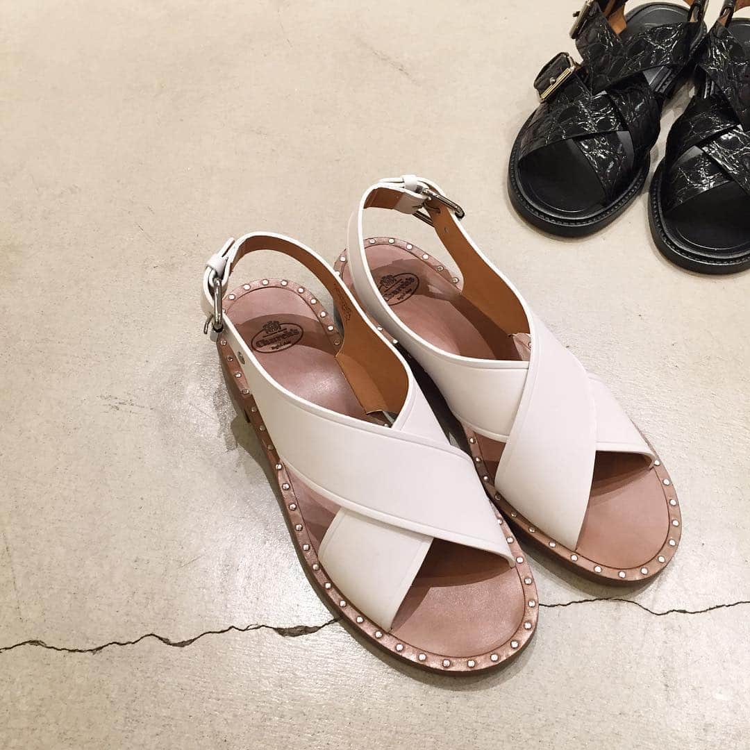 H BEAUTY&YOUTHさんのインスタグラム写真 - (H BEAUTY&YOUTHInstagram)「＜Church's＞ BECKY SLIPPER for women ¥61,000-(+tax) RHONDA CROSS for women ¥73,000-(+tax) BLISS DOUBLE CROSS for women ¥73,000-(+tax)  #H_beautyandyouth @h_beautyandyouth  #BEAUTYANDYOUTH #Unitedarrows #churchs」3月30日 15時15分 - h_beautyandyouth