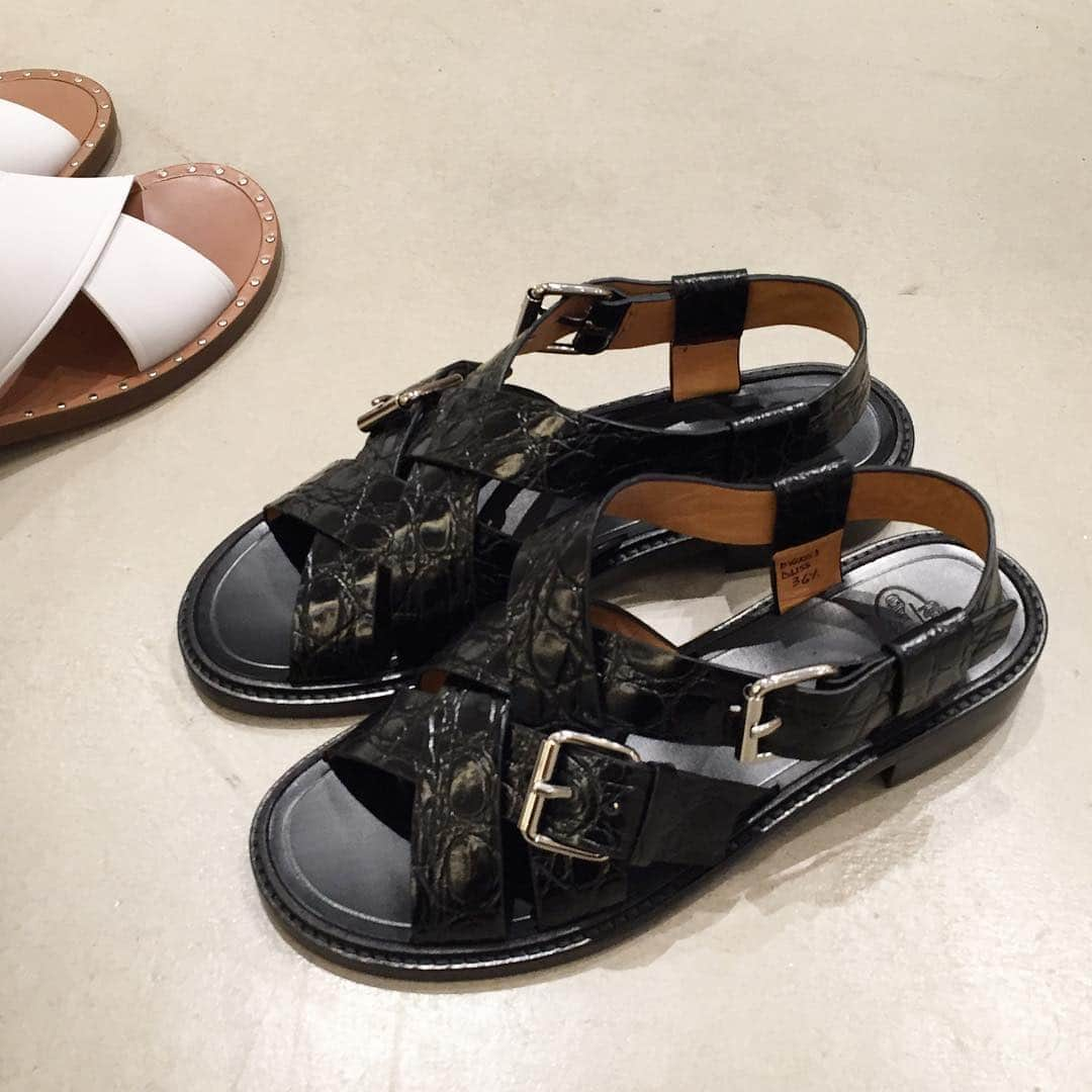 H BEAUTY&YOUTHさんのインスタグラム写真 - (H BEAUTY&YOUTHInstagram)「＜Church's＞ BECKY SLIPPER for women ¥61,000-(+tax) RHONDA CROSS for women ¥73,000-(+tax) BLISS DOUBLE CROSS for women ¥73,000-(+tax)  #H_beautyandyouth @h_beautyandyouth  #BEAUTYANDYOUTH #Unitedarrows #churchs」3月30日 15時15分 - h_beautyandyouth