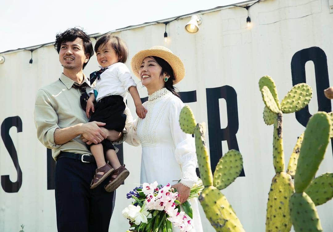 のインスタグラム：「・ ・ @lovekingdom_wedding  都心のoutdoor BBQ park@豊洲 WILD MAGIC & LOVE KINGDOM ・ 2019年 春本番 wedding party 開宴 ・ tent,boho,circus,pool,garden,outdoor,BBQ new photogenic space盛り沢山 ・ 2019秋のwedding 絶賛受付中 ・ weddingに自由を… produce by @wedding_circus  #weddingcircus #wildmagic #weddingdress #weddingflower #design #wedding #2019wedding #weddingdirection #originalwedding  #花嫁 #プレ花嫁 #卒花嫁 #オリジナルウェディング  #結婚 #結婚式場 #結婚式 #結婚式準備 #結婚準備  #結婚式アイデア #スタジオ #1日1組貸切wedding #結婚式レポ #結婚式レポート #ウェディング  #ブライダル #ファッション #ウェディングフォト #ウェディングフェア #ブライダルフェア #入籍」