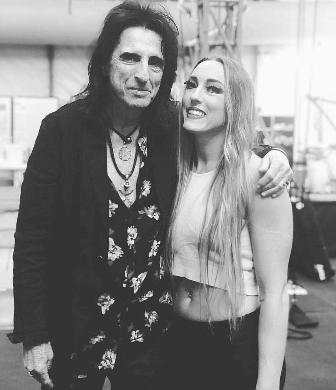 イモージェン・ケアンズさんのインスタグラム写真 - (イモージェン・ケアンズInstagram)「Legendary rockstar Alice Cooper watched the show tonight 🤘🏻#vincentdamonfurnier #alicecooper」3月30日 15時13分 - imogencairns