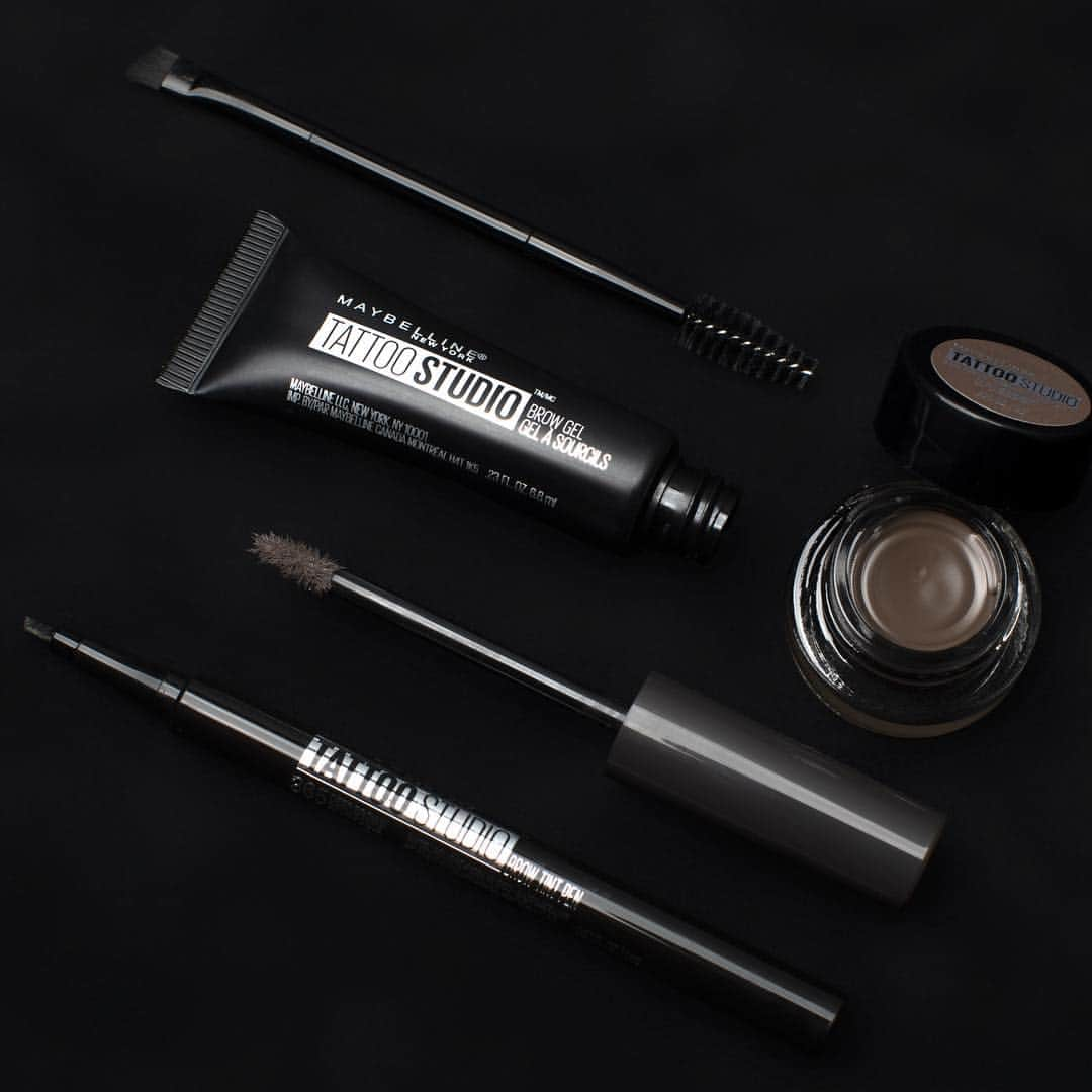 Maybelline New Yorkさんのインスタグラム写真 - (Maybelline New YorkInstagram)「If you had to pick one brow product to use for the rest of your life, which one would you choose? 🤔 Shown here: tattoo studio brow pomade, brow gel and brow tint pen. #mnybrows」3月31日 2時05分 - maybelline