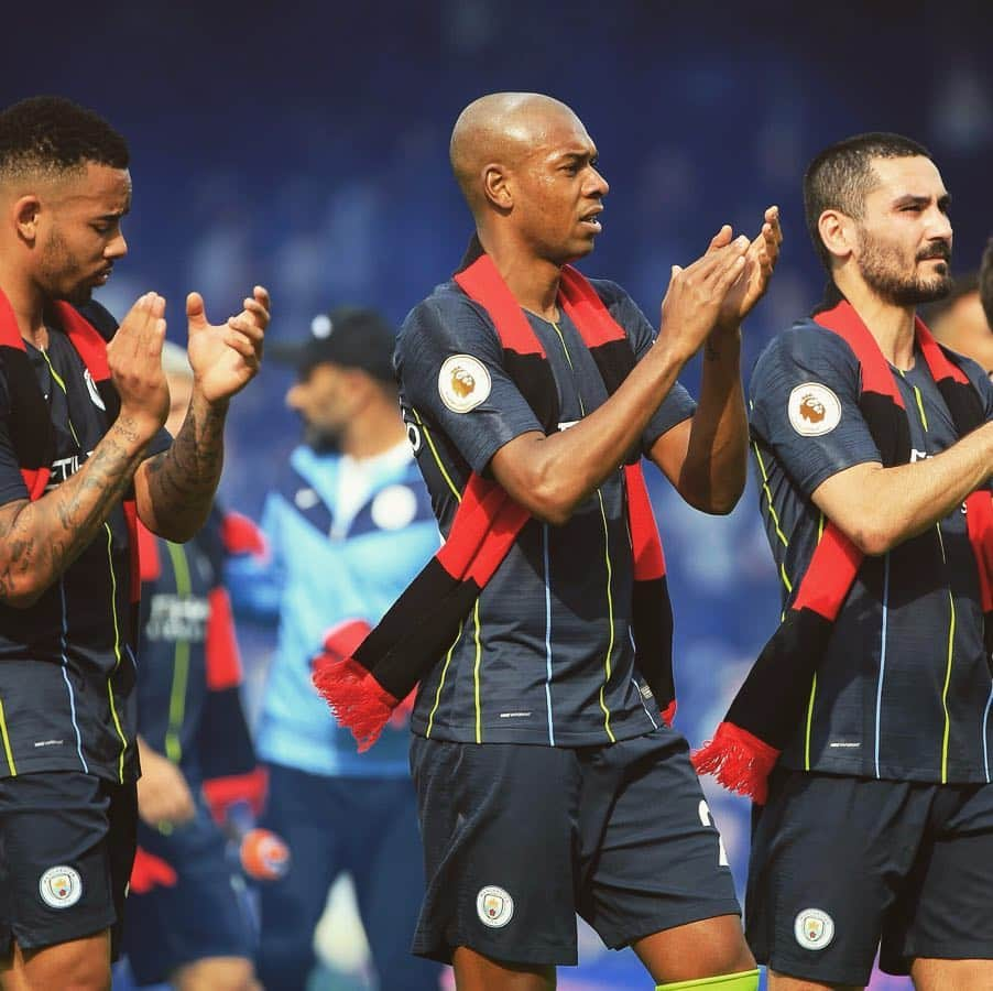 フェルナンジーニョさんのインスタグラム写真 - (フェルナンジーニョInstagram)「👏🏾👏🏾👏🏾 Bernard Halford. +3 points. C’mon City.」3月31日 0時36分 - fernandinho