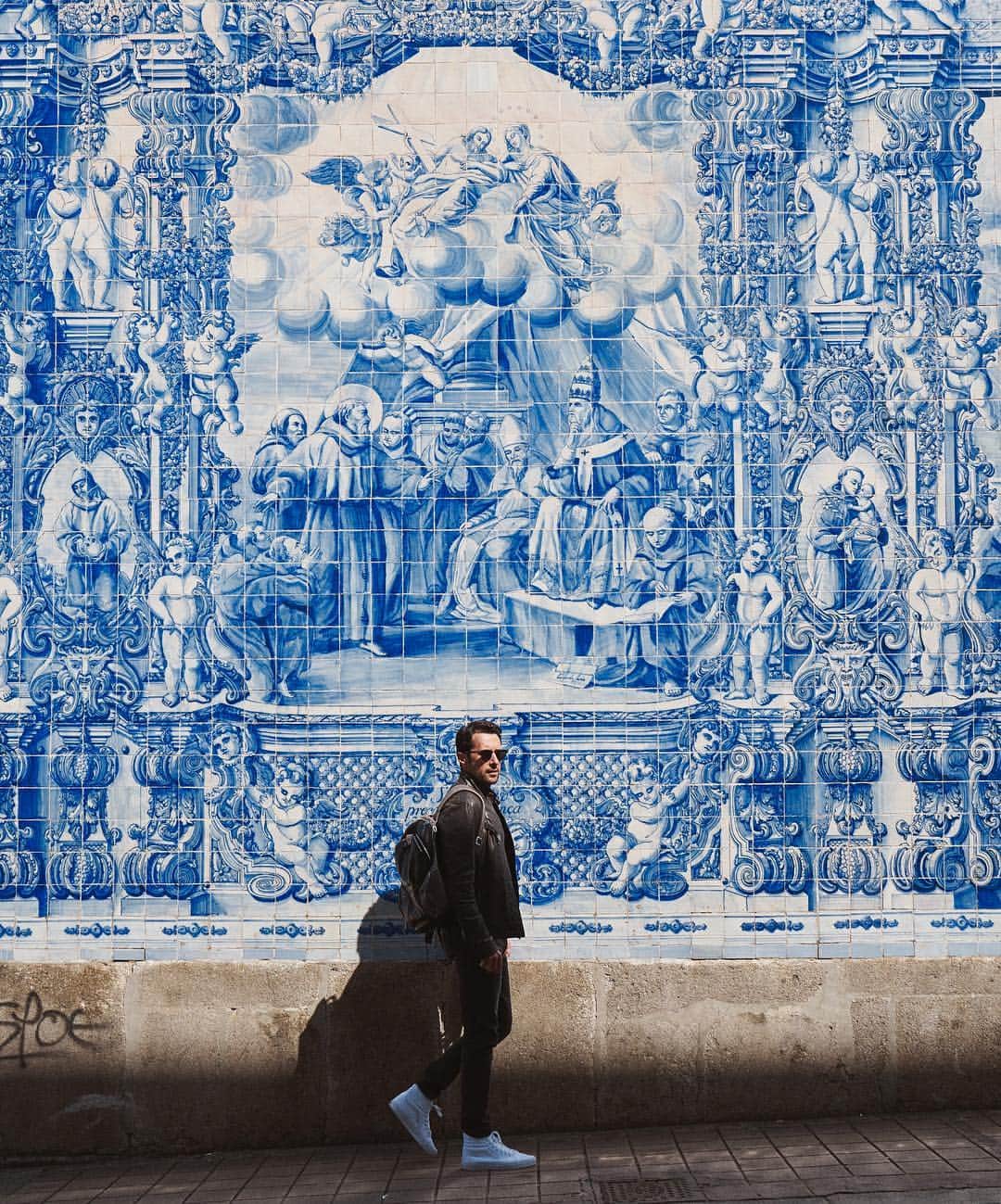 Sezgin YILMAZのインスタグラム：「in the streets of porto..」