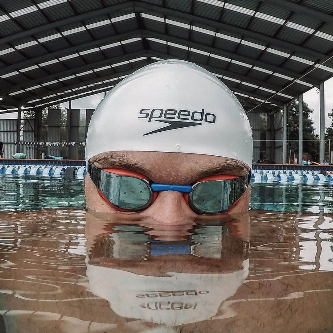 スピードさんのインスタグラム写真 - (スピードInstagram)「Fresh goggles and cap ✅ 🌊  Photo by @martin1binedell #Speedo #LoveToSwim #Swimming」3月31日 1時01分 - speedo