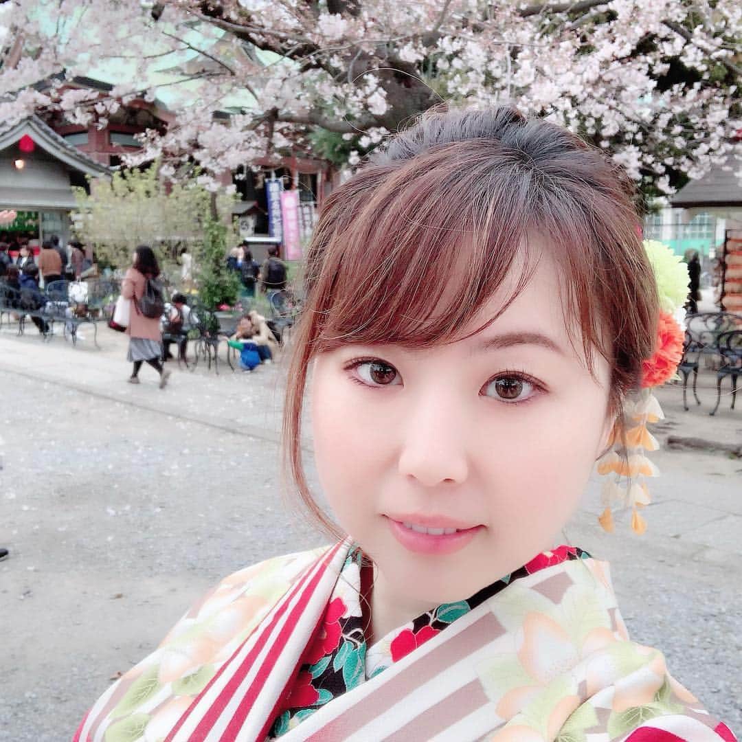青木りんさんのインスタグラム写真 - (青木りんInstagram)「桜も咲いてて最高でした😆🌸 #素敵な休日  #着物たくさん着たい  #浅草が好き」3月31日 0時57分 - rinrinrin108