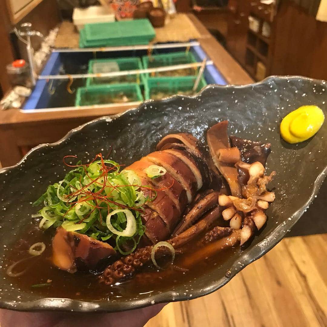 鶏魚 谷町さんのインスタグラム写真 - (鶏魚 谷町Instagram)「鶏魚です！しーちゃんです🎶 真イカのわた煮です*\(^o^)/* 美味しさ間違いナシですよ♡ #真イカのわた煮 #裏メニュー #鶏魚 #大阪 #谷町四丁目 #駅近 #セルフ飲み放題 #地域最安値 #コース #座敷 #個室 #貝盛り放題 #ガンガン焼き #あさり #はまぐり #ホンビノス貝 #牡蠣 #さざえ #飲み会 #女将」3月31日 1時04分 - toriuotanimati