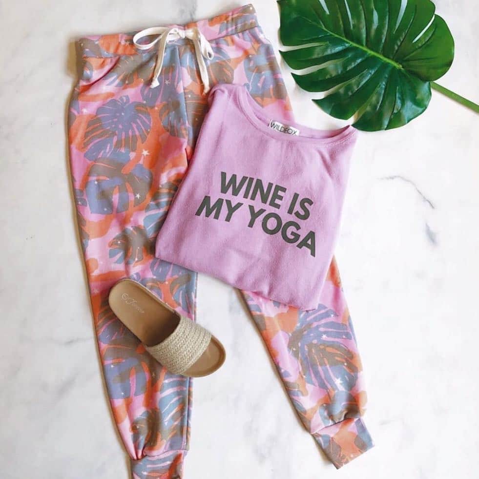 のインスタグラム：「We are here for that journey. 🍷 🧘‍♀️ #wildfox #wildfoxsweats #wildfoxtshirt #spring2019 #riotheart #wineismyyoga #yoga #wine #winenot」