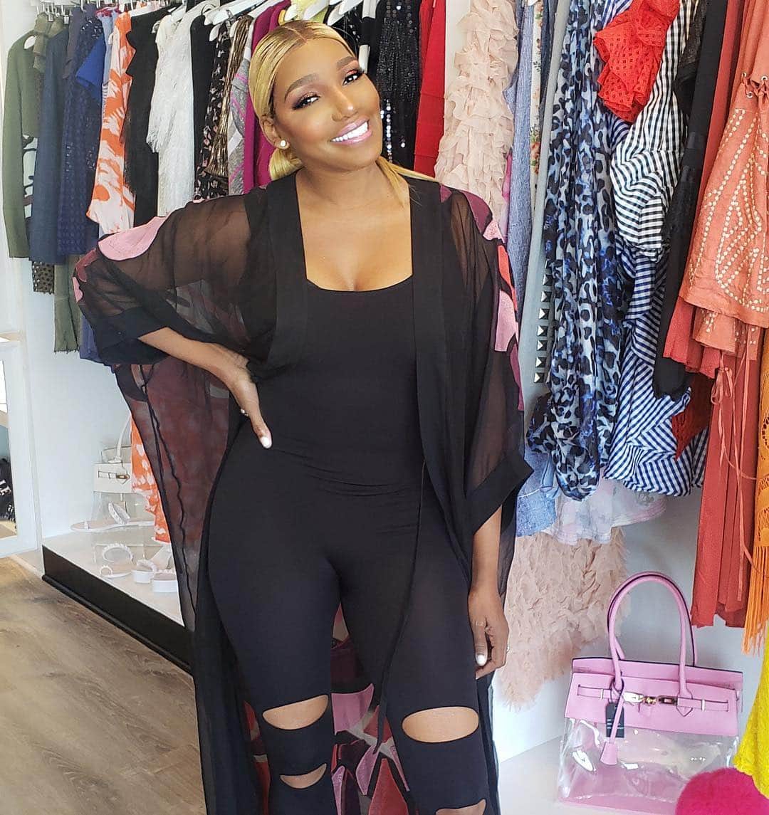 ネネ・リークスのインスタグラム：「I’m hanging in Swagg Boutique ATL today! Come sip & shop wit me boo 6590 Sugarloaf Pkwy Duluth ga 30097 678-731-7924 #HBIC」