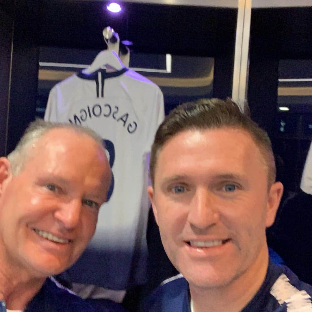 ロビー・キーンさんのインスタグラム写真 - (ロビー・キーンInstagram)「Back together again partner @berbo9 🙌⚽️⚽️ @paul_gascoigne8 @carr0204 @spursofficial」3月31日 1時18分 - robbiekeane