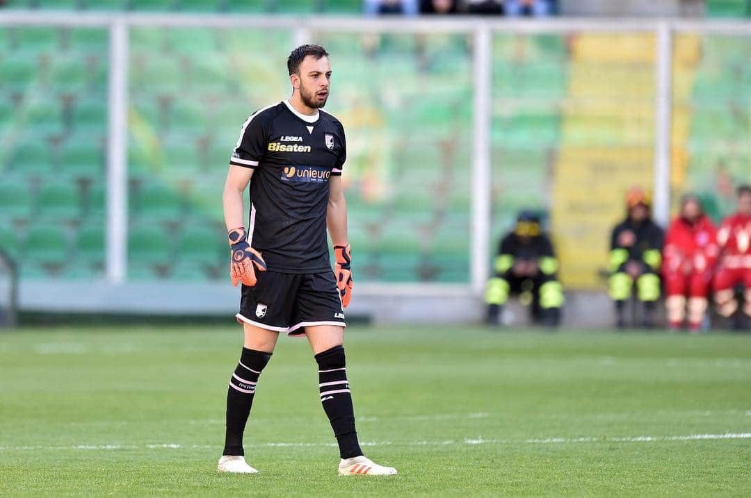 USチッタ・ディ・パレルモさんのインスタグラム写真 - (USチッタ・ディ・パレルモInstagram)「⚽️ Cosenza-Palermo 1️⃣-1️⃣. Sono 5️⃣0️⃣ adesso i punti in classifica #CosPal #rosanero」3月31日 1時14分 - palermocalcioit