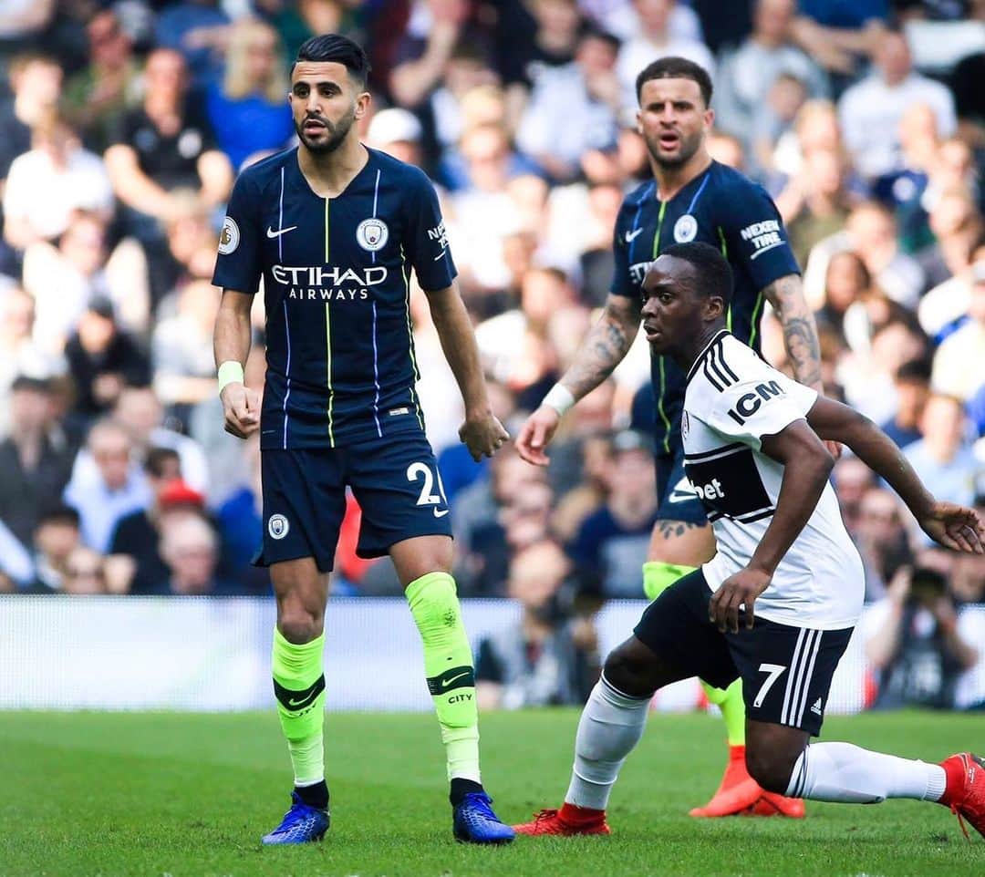 リヤド・マフレズのインスタグラム：「➕3️⃣ @mancity」