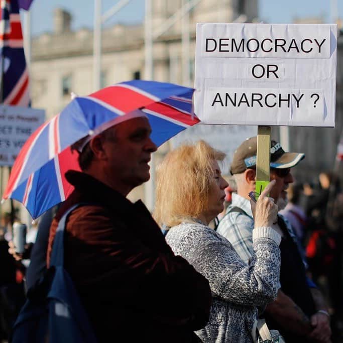 NBC Newsさんのインスタグラム写真 - (NBC NewsInstagram)「A pro-Brexit demonstrator holds a placard as he gathers with others outside the House of Commons in #London on Friday after MPs rejected the EU Withdrawl Agreement for a third time. . 📷 Tolga AKEMN / @afpphoto / @gettyimages」3月31日 1時24分 - nbcnews
