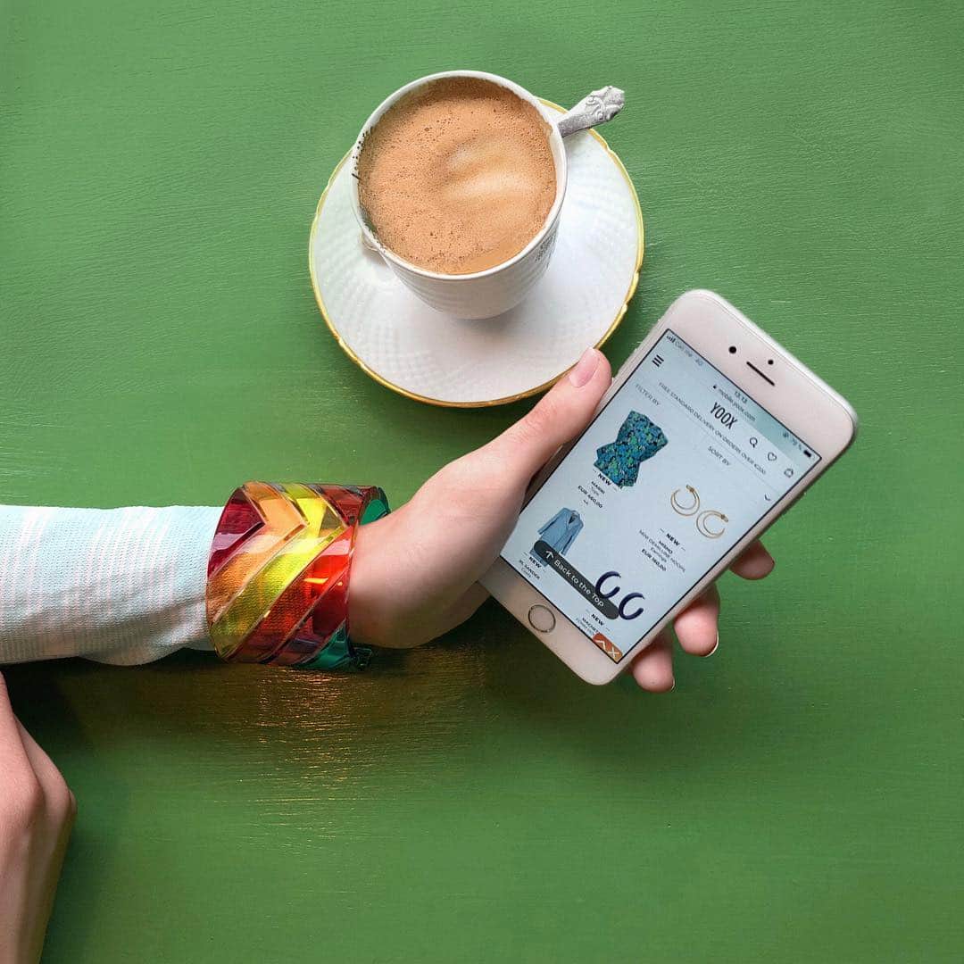 YOOX.COMさんのインスタグラム写真 - (YOOX.COMInstagram)「Weekend essentials ✨  Link in bio for more #YOOX shopping! xx D 💗」3月31日 1時44分 - yoox