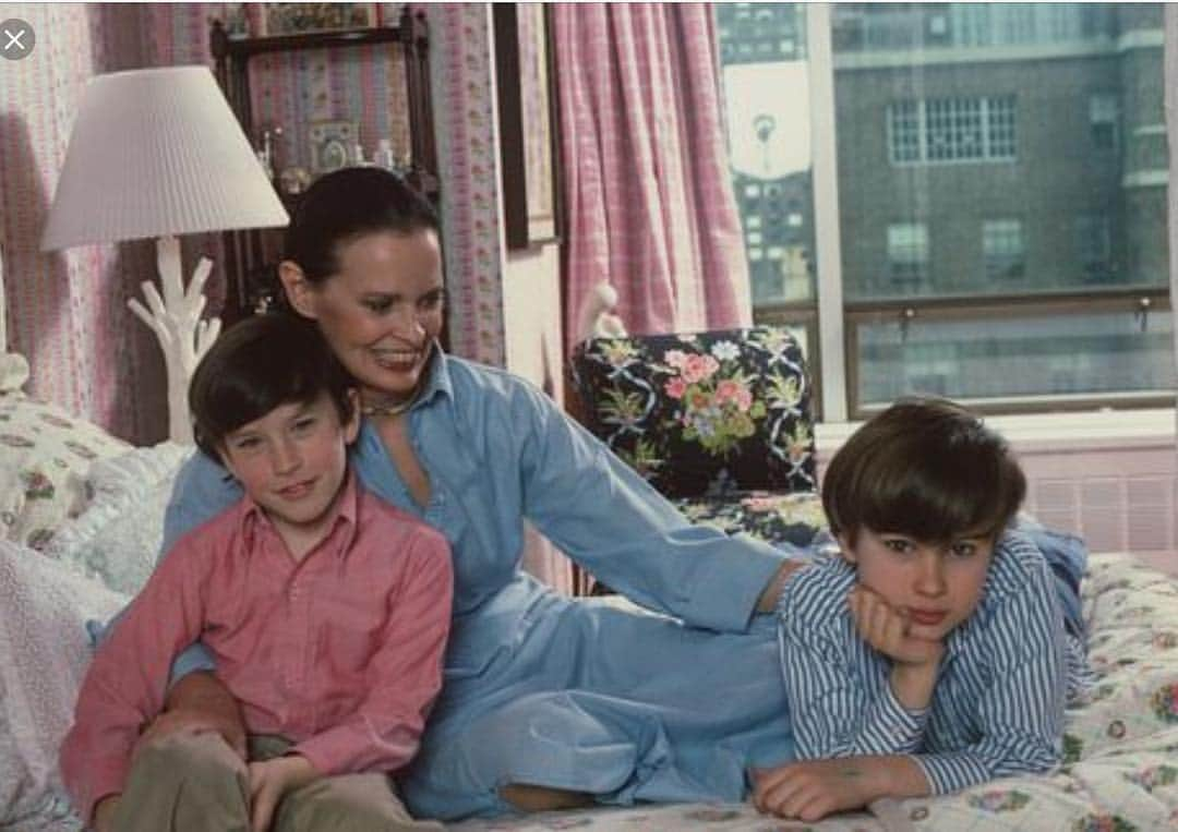 グロリア・ヴァンダービルトのインスタグラム：「Just came across this photo with @andersoncooper and Carter. It was probably taken around 1979. It seems like yesterday.」