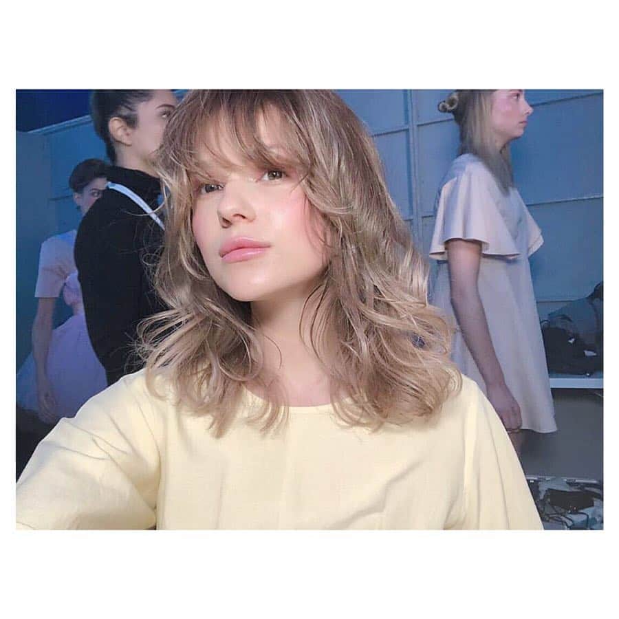 前原穂高のインスタグラム：「複数枚でupするのが勿体なさすぎるけど ヘアショーのモデル5人の仕上がり写真(^^) 仕上がりを撮れなかった2人の写真も アピッシュ坂巻さんが送ってくださった😭 ありがとうございます！ ㅤㅤㅤ それぞれのヘアのこだわりはまた書いてくね！ やりたいことがいっぱい！笑 ㅤㅤㅤ #ヘアショー#パリ#ロレアル #paris @lorealpro #ロレアルプロ#lorealpro #hairdresser#coiffeur#coiffure #ヘア #ヘアアレンジ #ヘアスタイル #ヘアカラー #ヘアセット #アレンジ #スタイリング #ほだかっと #ほだからー #あざと毛 #ヘアサロン #サロン #美容室 #hair #hairstyle #haircolor#バレイヤージュ#アルーリア @vvvvvvioletttttt  @vvvvvviolet_nagoya  #美容室violet」
