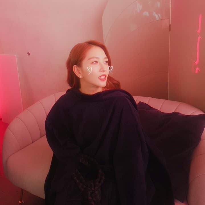 BoAのインスタグラム：「춥다~ 🥶」