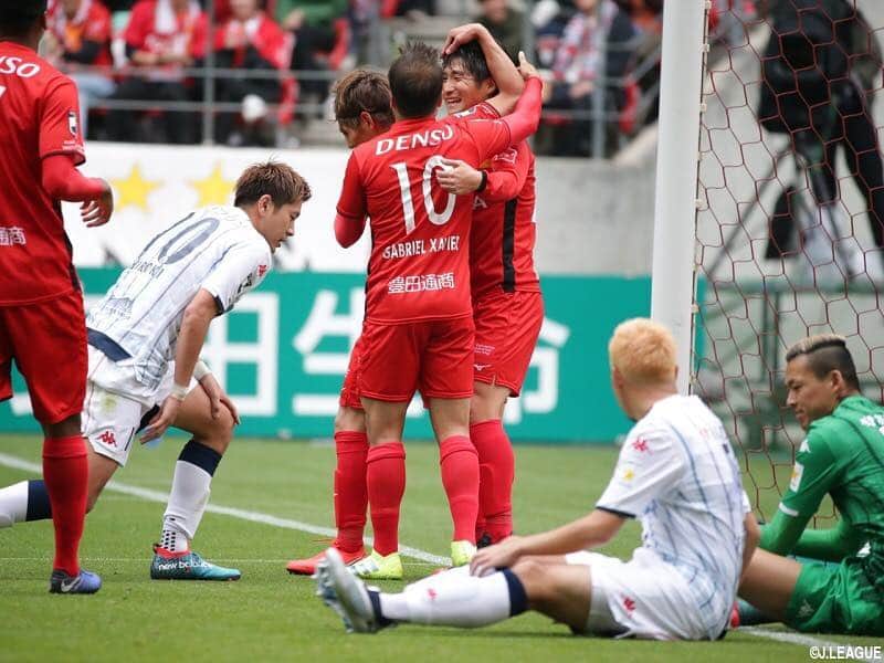 のインスタグラム：「名古屋、風間監督100勝を飾る大勝劇!!4勝目&3度目無失点で再奪首へ  #jleague #J1 #Jリーグ #soccer #football #サッカー #gekisaka #ゲキサカ #⚽️ #名古屋グランパス #nagoyagrampus #コンサドーレ札幌 #北海道コンサドーレ札幌 #consadole」