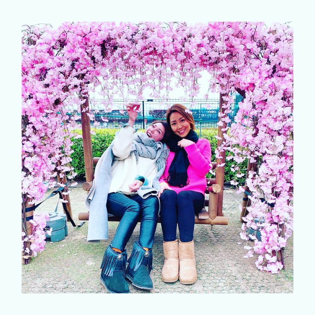 坂田陽子さんのインスタグラム写真 - (坂田陽子Instagram)「お花見シーズンなのに、 屋上BBQ😂 ・ 映えスポットで少しでもお花見気分満喫。 ・ それにしても今日は寒かった💦 ・ ・ そして！ 人生で初めて‼️ 同性同名の「坂田陽子」ちゃんに会えた日😆‼️しかも地元一緒‼️笑 ・ ・ #都会の農園バーベキューテラス  #屋上bbq #手ぶらbbq #bbq #大人bbq #素材命 #焼き手命 #bbq侍」3月30日 17時52分 - yokosakata
