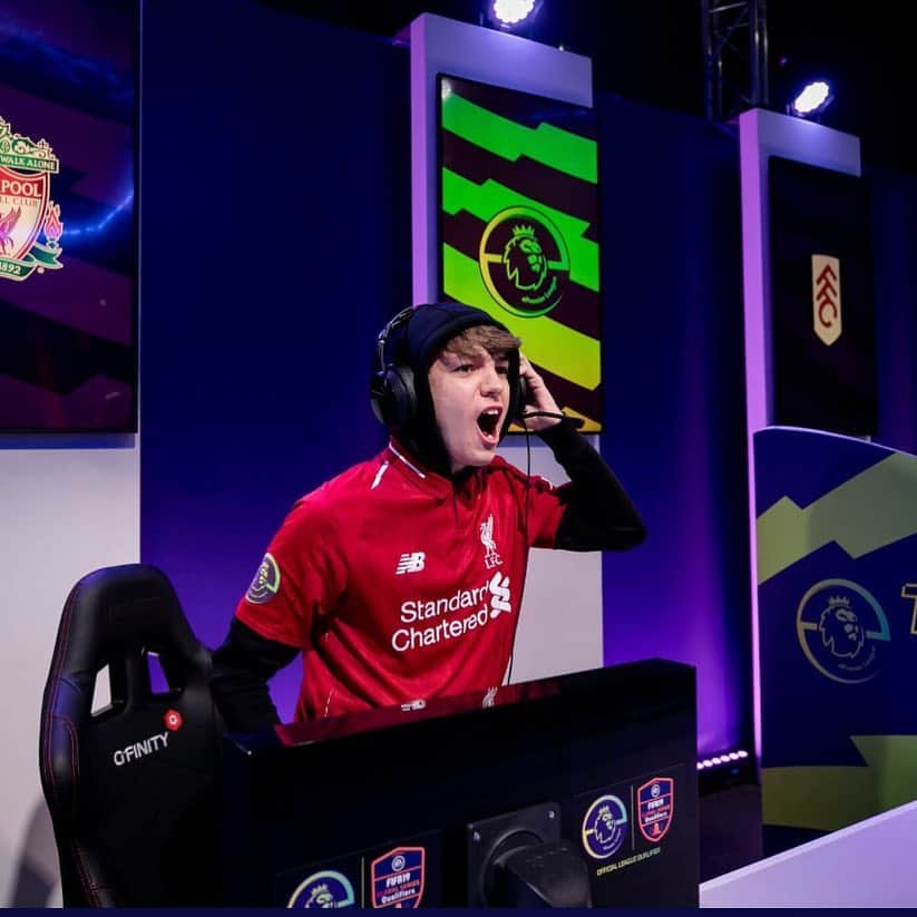 F2Freestylersのインスタグラム：「This guy! The Usain Bolt of eSports. No one even close to him. @f2tekkz so proud of your achievements bro 🙏🏻👑」