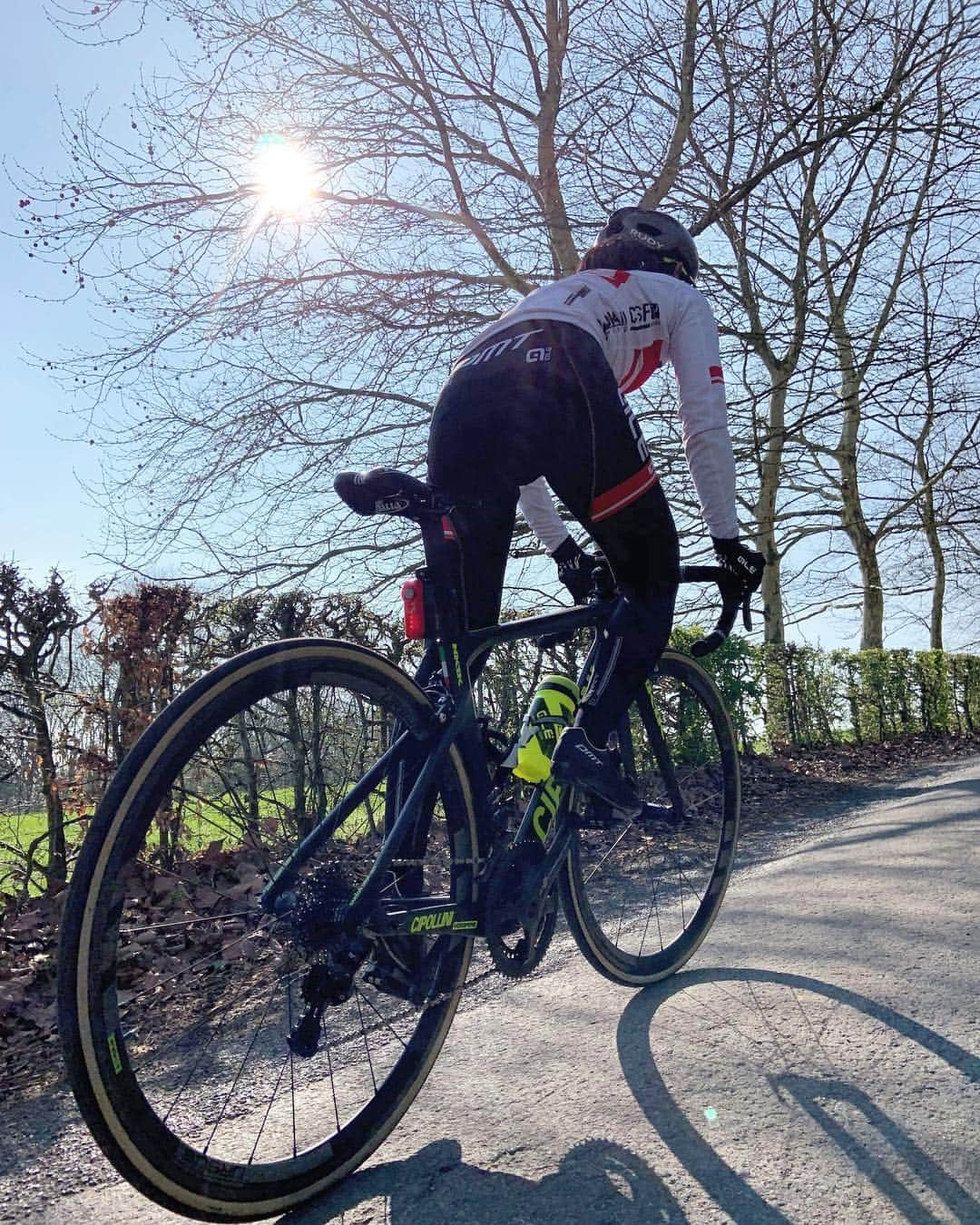 與那嶺恵理さんのインスタグラム写真 - (與那嶺恵理Instagram)「Out of the saddle 🆙 Back to the action💥Tomorrow another #UCIWWT race @gentwevelgemofficial 🇧🇪 . . It’s first time for me to race #gentwevelgem so recon yesterday🕵🏻‍♀️ it must be soooo tough in the middle part of the race 🤢 Do my best for @alecipolliniteam best 🤘🏻 . . #IAmAle #Alecycling #NK1K #alecipollini #ursuswheels #selleitalia #rudyproject #withDMT #enjoyyourride #windtex」3月30日 17時49分 - eriyonamine