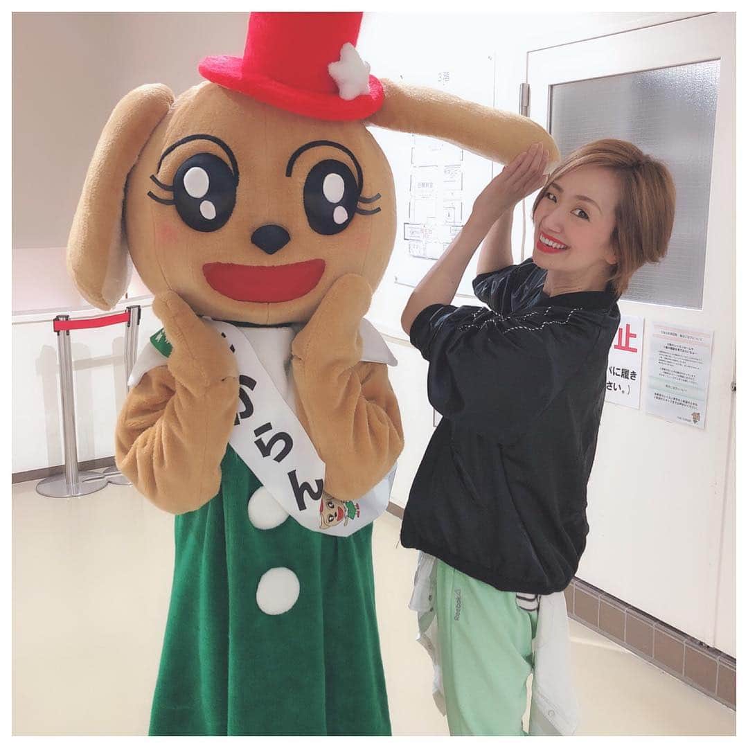 貴千碧のインスタグラム：「宝塚市の#イメージキャラクター #ご当地キャラクター #たからん です❣️ 本日宝塚の#宝塚文化創造館 にて#たからん祭り がありました☺️ 私は可愛い可愛いちびっ子達に#たからんサンバ の#振付 をさせて頂きました😍気分はテレビ番組の#おかあさんといっしょ  です😆 #うたのおねえさん 改め#おどりのおねえさん 😆笑 3歳くらいの子たちも小学生くらいの子たちもそしてお母様方、ご父兄の皆様も踊る踊る✨👏短い時間でしたが小さい子の記憶力は凄いです。 #じぇいこむ J:COMさん の#撮影 も入っておりました☺️ 小さい子供達を見ていると、教えをさせて頂いていた#クラージュキッズ のみんなを思い出しました😌みんな頑張ってるかなぁ☺️ 「宝塚」という繋がりで、卒業してからもこのように宝塚の地でどなたかのお役に立てるということは本当にありがたいことです。  喜昆布も通販でも沢山の方にご注文頂き感謝の気持ちでいっぱいです‼️本当にありがとうございます‼️ 今年は今後更に色々な活動をさせて頂ける予定です。まだまだ温めている準備段階のものも沢山ありますが又Instagramで告知させて下さい☺️👏✨ もう4月。大好きな#春 #桜 の季節🌸」
