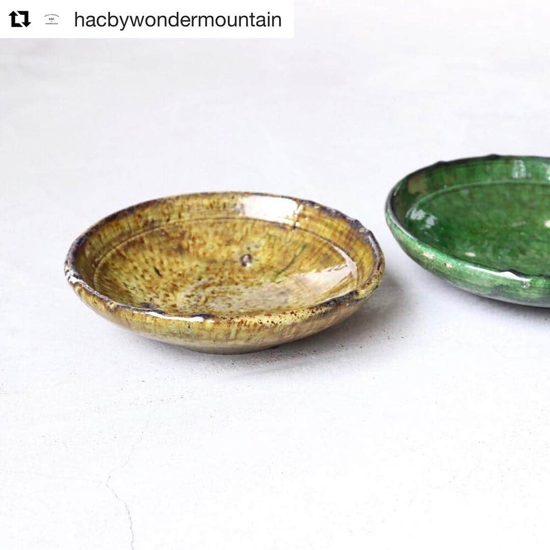 wonder_mountain_irieさんのインスタグラム写真 - (wonder_mountain_irieInstagram)「#Repost @hacbywondermountain with @get_repost ・・・ _ Morocco Pottery / モロッコ ポタリー “PLATE - M” ¥2,376- _ ＜online store / @digital_mountain＞ http://www.digital-mountain.net/shopdetail/000000009425/ _ 【オンラインストア#DigitalMountain へのご注文】 *24時間注文受付 *1万円以上ご購入で送料無料 tel：084-983-2740 _ We can send your order overseas. Accepted payment method is by PayPal or credit card only. (AMEX is not accepted)  Ordering procedure details can be found here. >> http://www.digital-mountain.net/smartphone/page9.html _ blog > http://hac.digital-mountain.info _ #HACbyWONDERMOUNTAIN 広島県福山市明治町2-5 2階 JR 「#福山駅」より徒歩15分 (11:00 - 19:00 火曜定休) _ #ワンダーマウンテン #japan #hiroshima #福山 #尾道 #倉敷 #鞆の浦 近く _ 系列店：#WonderMountain @wonder_mountain_irie _ #MoroccoPottery #モロッコポタリー #タムグルート #出会いがすべてだ」3月30日 17時58分 - wonder_mountain_