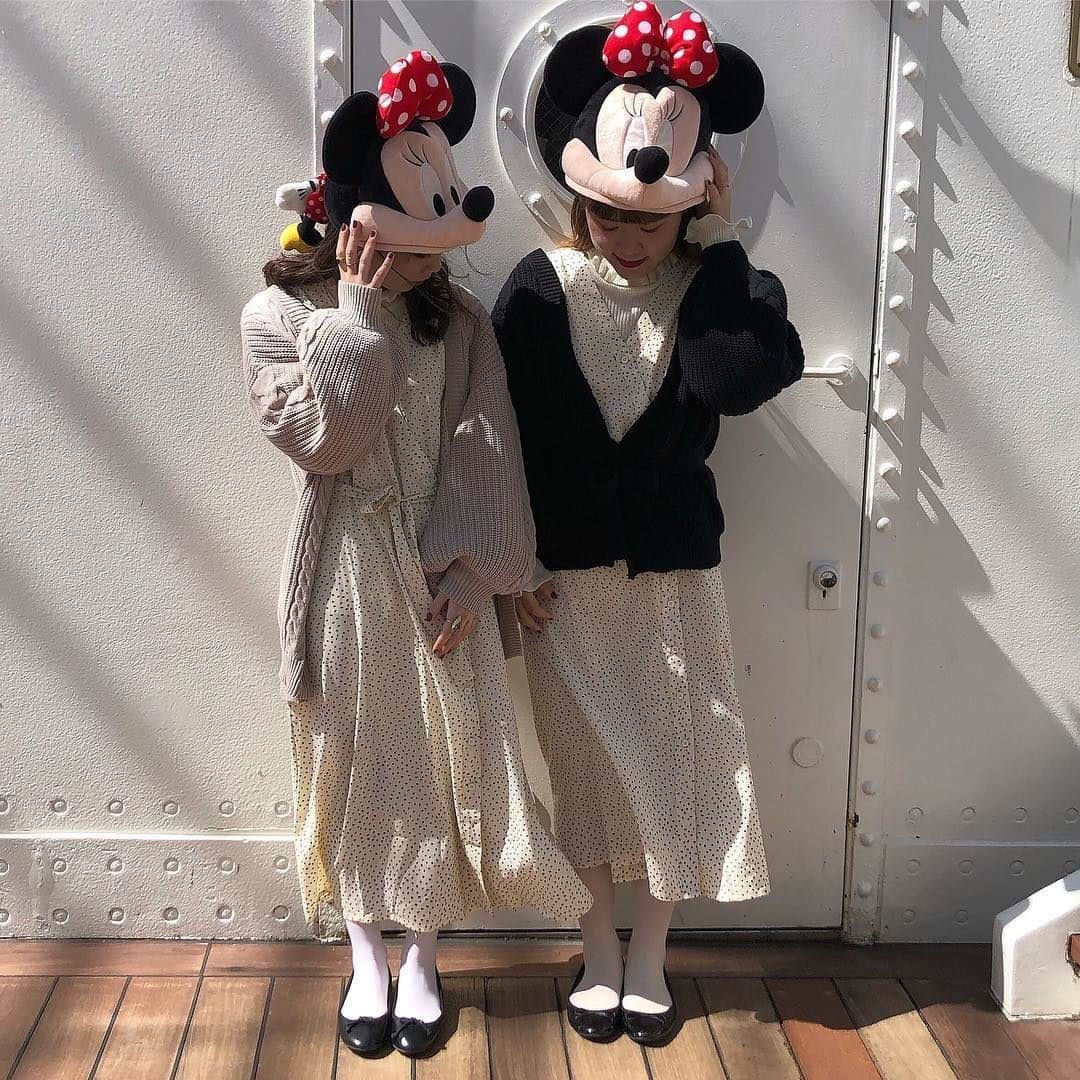 RiLiさんのインスタグラム写真 - (RiLiInstagram)「. 毎週土曜日のトピックスは フォロワーさん参加企画🎉 今回のテーマは「 #ワンピース」 応募写真の中から、素敵な作品を一部ご紹介するよ🎀 . . 次回の募集テーマは ストーリーハイライトを見てね:👀 . 気になるトレンドを毎日更新💖 知りたい情報やタレコミがあったらコメントでリクエストしてね！ ． ❣ ❣ ❣ ❣ ❣ サイトやSNSで掲載させていただくお写真募集中😘📸 かわいいコーデやアイテム、注目スポットなどが撮れたら、@rili.tokyo  をタグ付けて投稿❗ ． Special Thanks💋 Photo by @9ichan_ @tam_happy_ @iamhiroka @ss31on @_oohmayu94_ @tomomomomomomomo0202 @kaa_oo.02 @angel_pinkdoll @honey_pink_ @y_s04 ． #春 #春コーデ #ワンピース #ロングワンピース #花柄ワンピ #白ワンピ #レースワンピ #シミラールック #シミラーコーデ #ドットワンピ  #シフォンワンピ #古着コーデ #韓国ファッション #おしゃれさんと繋がりたい #お洒落さんと繋がりたい #古着好きな人と繋がりたい #韓国好きな人と繋がりたい #ファッション」3月30日 18時00分 - rili.tokyo