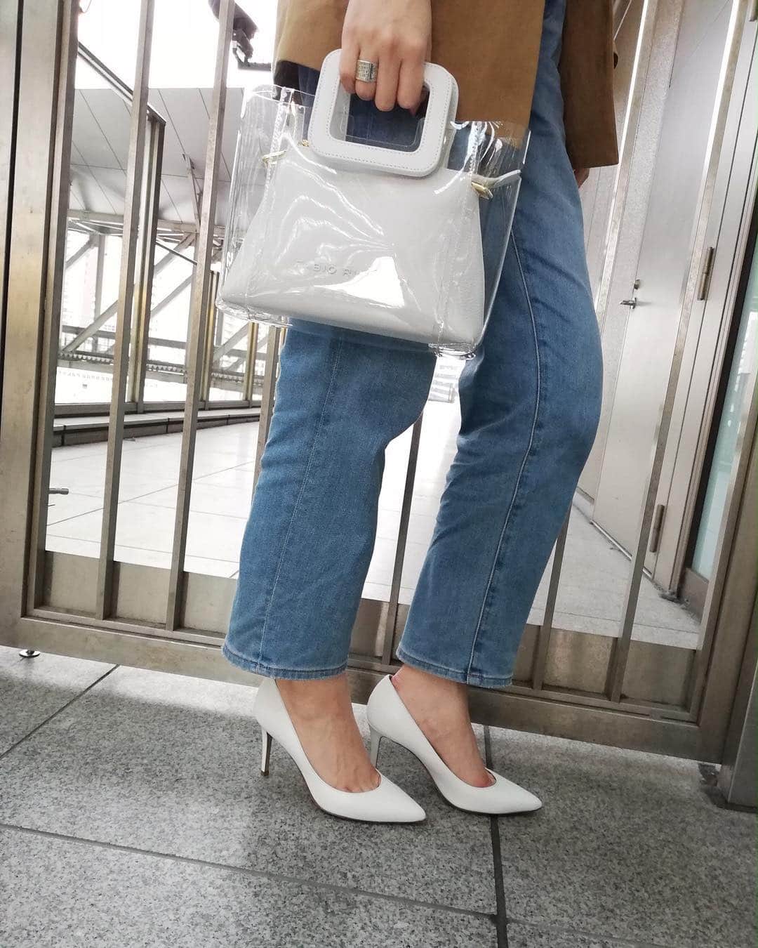 ファビオ ルスコーニさんのインスタグラム写真 - (ファビオ ルスコーニInstagram)「🍄Pick up🍄 [Bag] Model:CLEAR SMALL PVC Color:WHITE Price:¥20,000+tax ....... [Shoes] Model:NATALY Color:BIANCO Price:¥31,000+tax ....... #fabiorusconi#fabio#ファビオルスコーニ#ファビオ#19ss#LUCUA1100#ルクアイーレ#PVC#BAG#パンプス」3月30日 18時03分 - fabiorusconi_japan