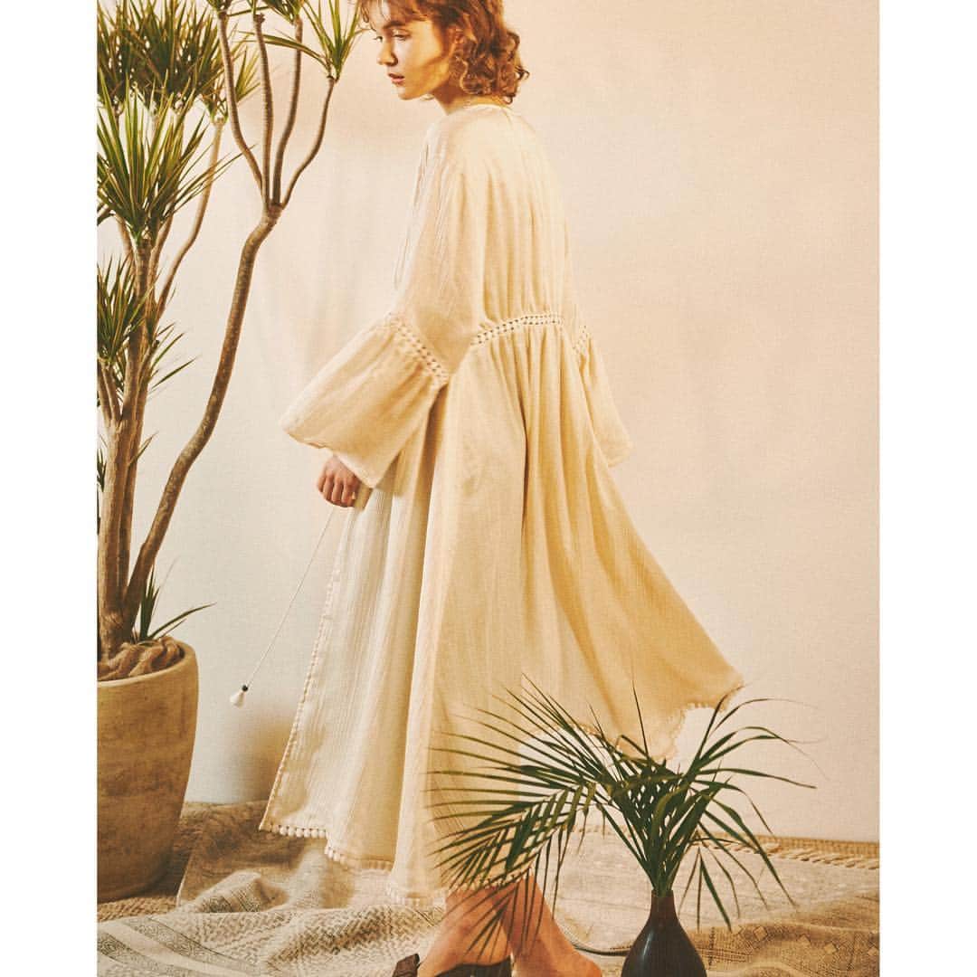 Lily Brownさんのインスタグラム写真 - (Lily BrownInstagram)「- Sheer Gown -﻿﻿﻿﻿﻿﻿﻿﻿﻿ ﻿﻿﻿﻿﻿﻿﻿﻿﻿﻿ #lilybrown #リリーブラウン ﻿﻿﻿﻿ #spring #springcollection﻿﻿ #vintage #vintagefuture ﻿#店頭入荷中﻿﻿」3月30日 18時09分 - lily_brown_official