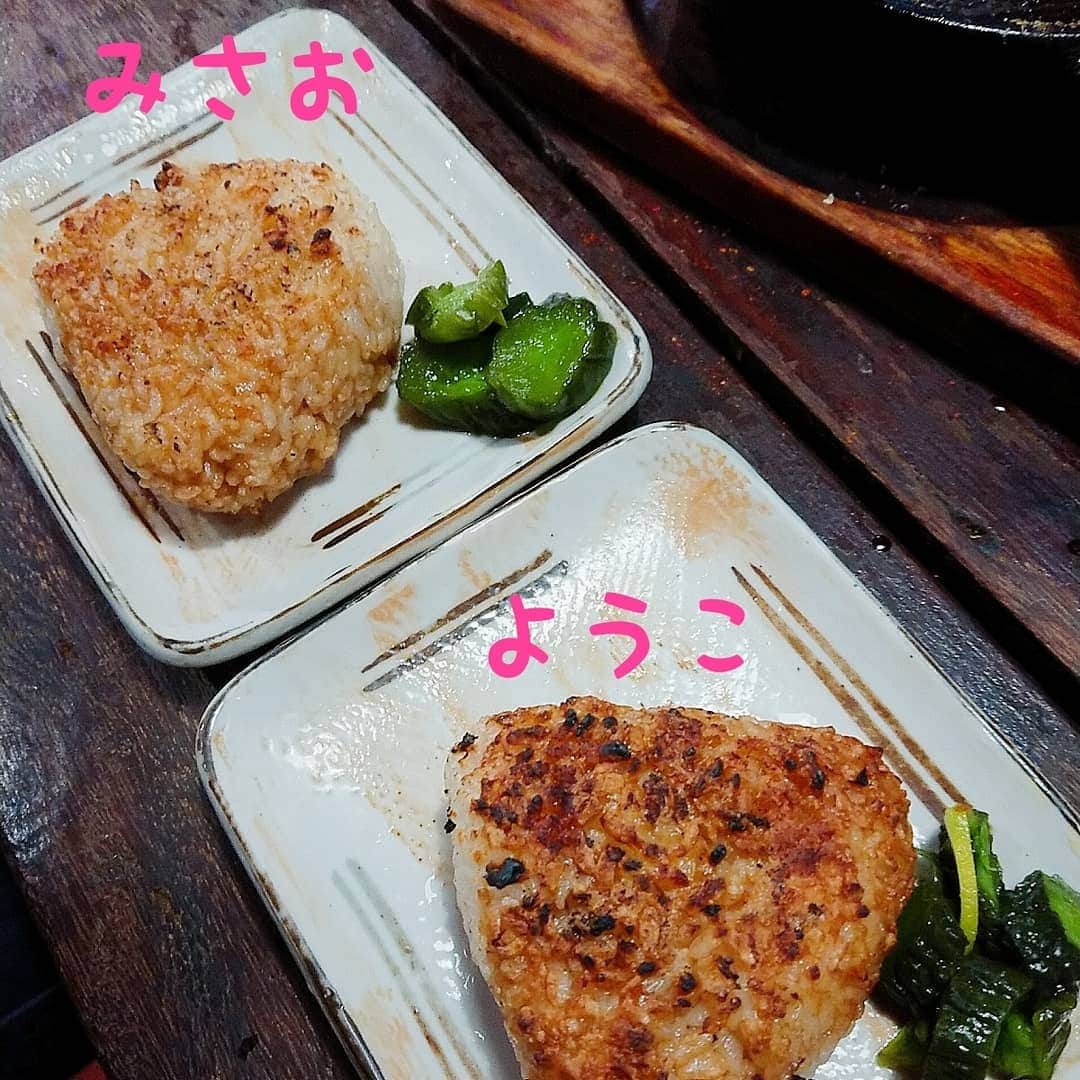 ピックさんのインスタグラム写真 - (ピックInstagram)「昨日の晩御飯は❗ さくらfamily行きつけの焼き鳥屋さんに 、 番頭 さんに😘 、 焼き鳥の焼き具合も❗味も抜群 チェーン店より、とっても美味しかったよ～ 、 明日はいよいよお別れの日💦💦 さみしいなー 、 明日は朝からピックとさくらでお出かけ 、 明日はピックとさくらのお写真あるかな😘💖 、 今日の夕飯は 師匠のお父様が最後のご飯を用意してくれてるので❗ お邪魔しまーす❗ 。 #焼き鳥 #やきとり  #居酒屋 #番頭  #美味しかった #ご馳走さま  #ごちそうさまでした  #ありがとう #晩ごはん #晩御飯 #徳島  #焼おにぎり #砂肝  #たのしかった  #楽しかった」3月30日 18時12分 - pick09040904