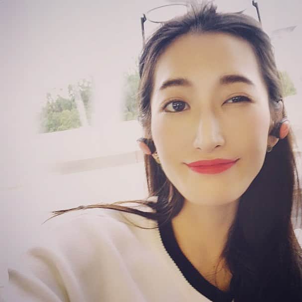 ELISAさんのインスタグラム写真 - (ELISAInstagram)「誕生日直前のELISAちゃん、プレゼントで欲しいものは何ですかっ？ってよく聞かれるんだけど、、、、、、中学生の時から変わらず''どこでもドア''としか言えない自分のズボラなところに成長を感じないよね.....w 早いなぁもう10代でデビューして....20代もアニソン界で駆け抜けさせてもらうことができて、、、、もう今年で13年目！！！歳バレる❤️www  平成時代にギリ産まれたゆとり世代？からしたら、まだ年号が変わるってことが新しくてまだよく理解できてないけど、、、、とりあえずありがとう、平成。次は、なにになるんだろうなぁ。''光安元年''とかかっこいいけどね！ふふふふ。歳をとるのは早いね！でもいま輝かないでいつ輝くんだ！！！とりあえず今朝の体重計の体内年齢は、18歳キープしてた！よし！大丈夫だ！← えりさは、えりさらしく！」3月30日 18時27分 - elisa_0414