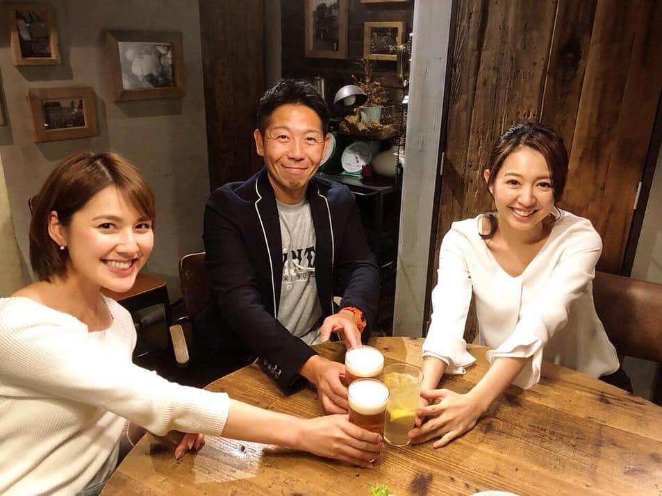阿部智帆のインスタグラム：「今季初勝利に🤤🧡 . . カンパァーーーイ😆🍻‼️ . . .  #giants #今季初勝利 #祝杯 #プレポスファミリー #阿出川浩之 さん #佐藤由季 さん #阿部智帆 #🧡 （写真はOP戦の日です⚾︎）」