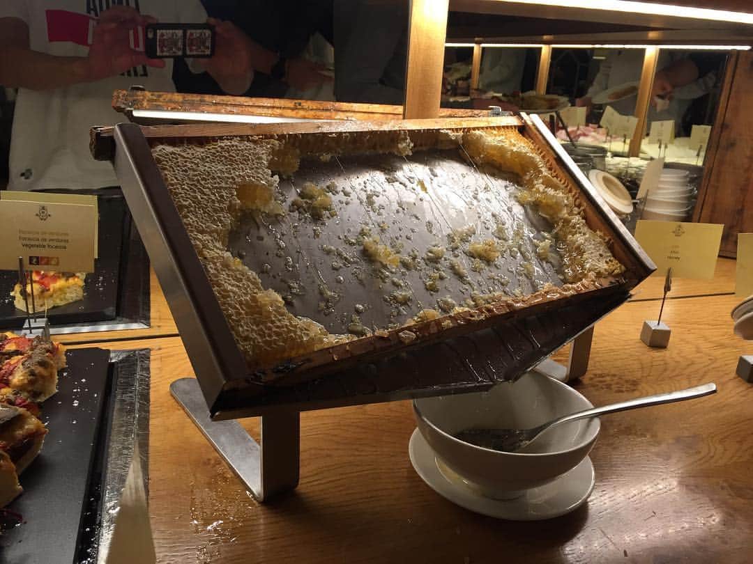 石塚啓次さんのインスタグラム写真 - (石塚啓次Instagram)「早起きは三文の徳！ 親分さんの朝飯便乗させていただきました！ 最高の朝飯！ #バルセロナ」3月30日 18時30分 - keijiishizuka